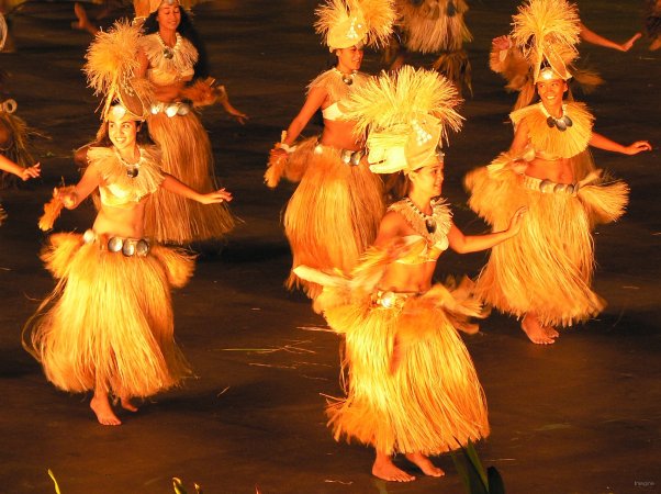 28- Danseuses du Heiva 